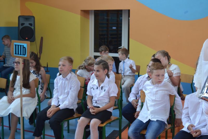 No i mamy wakacje. Zobacz zdjęcia z zakończenia roku szkolnego w kolneńskich szkołach
