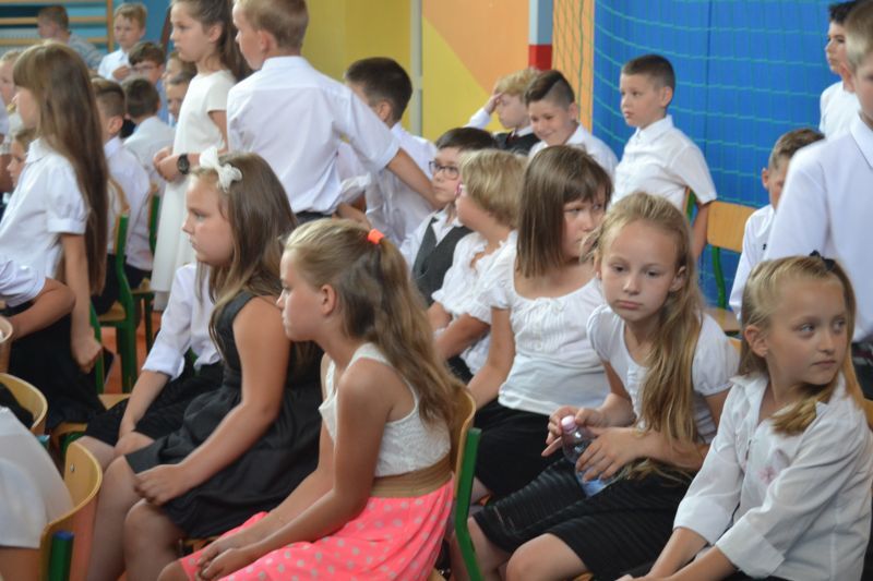 No i mamy wakacje. Zobacz zdjęcia z zakończenia roku szkolnego w kolneńskich szkołach