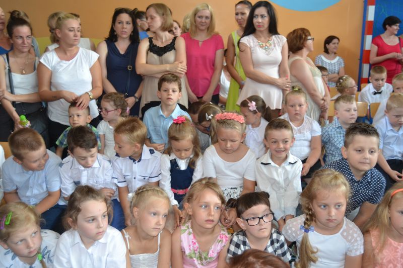 No i mamy wakacje. Zobacz zdjęcia z zakończenia roku szkolnego w kolneńskich szkołach