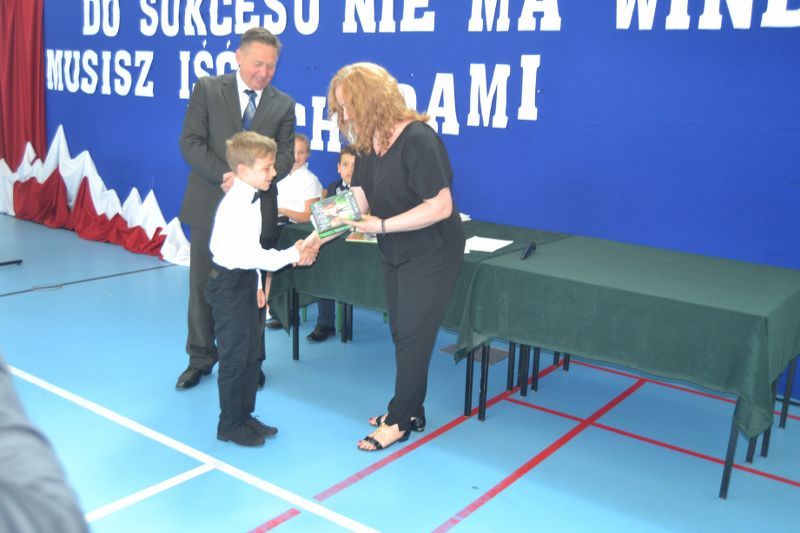 No i mamy wakacje. Zobacz zdjęcia z zakończenia roku szkolnego w kolneńskich szkołach