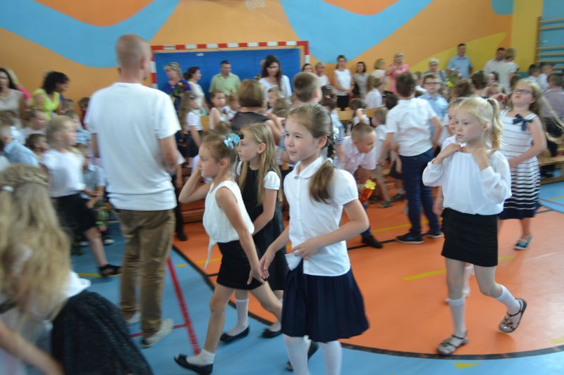 No i mamy wakacje. Zobacz zdjęcia z zakończenia roku szkolnego w kolneńskich szkołach
