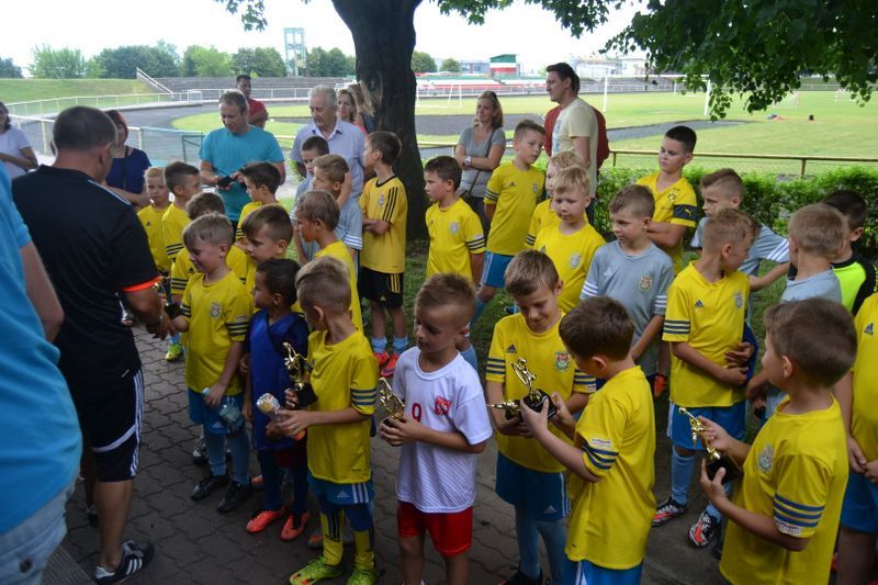 Najmłodsi piłkarze Orła Kolno zakończyli oficjalnie swój sezon piłkarski 2015/2016.