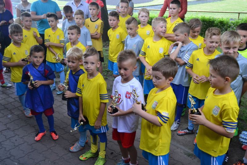 Najmłodsi piłkarze Orła Kolno zakończyli oficjalnie swój sezon piłkarski 2015/2016.