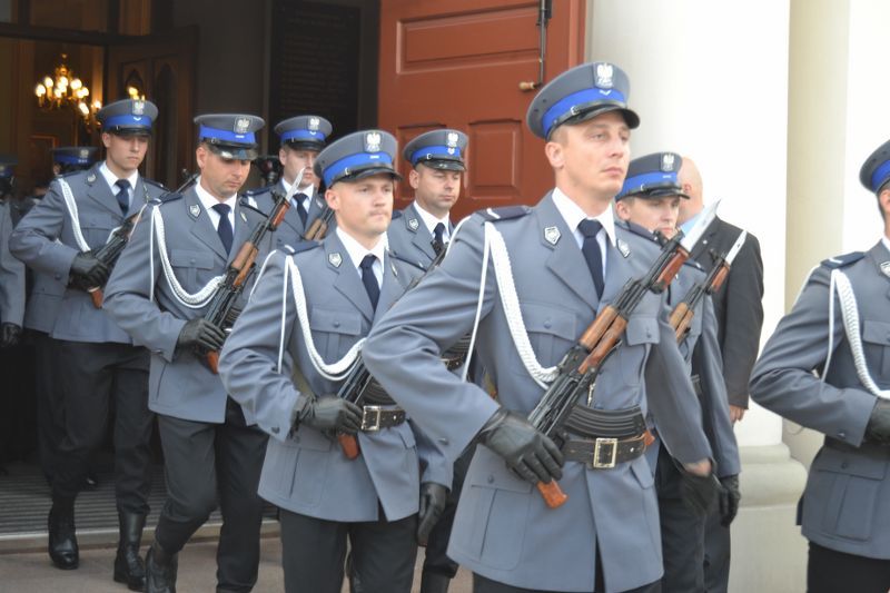Święto policji w Kolnie. Awanse i odznaczenia przy asyście kompanii honorowej (zobacz zdjęcia)