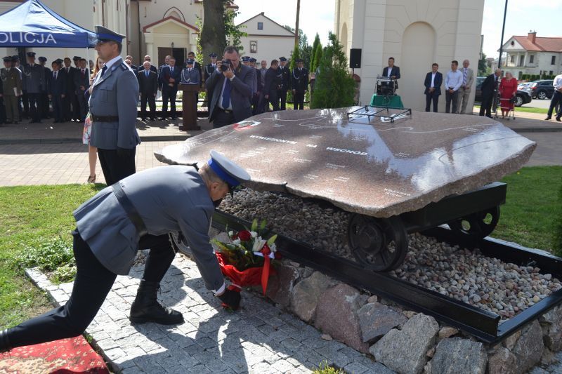 Święto policji w Kolnie. Awanse i odznaczenia przy asyście kompanii honorowej (zobacz zdjęcia)