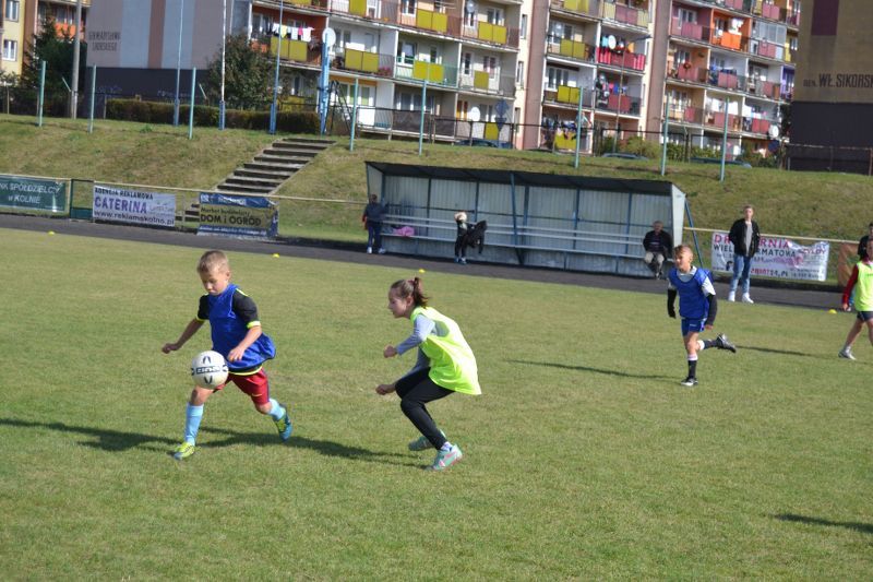 Młodzi piłkarze z Lachowa wygrywają piłkarski turniej w Kolnie