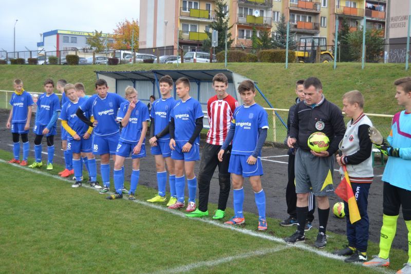 Znakomite widowisko piłkarskie z udziałem juniorów młodszych Orła