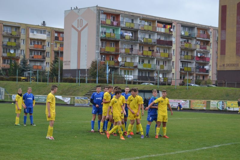 Znakomite widowisko piłkarskie z udziałem juniorów młodszych Orła