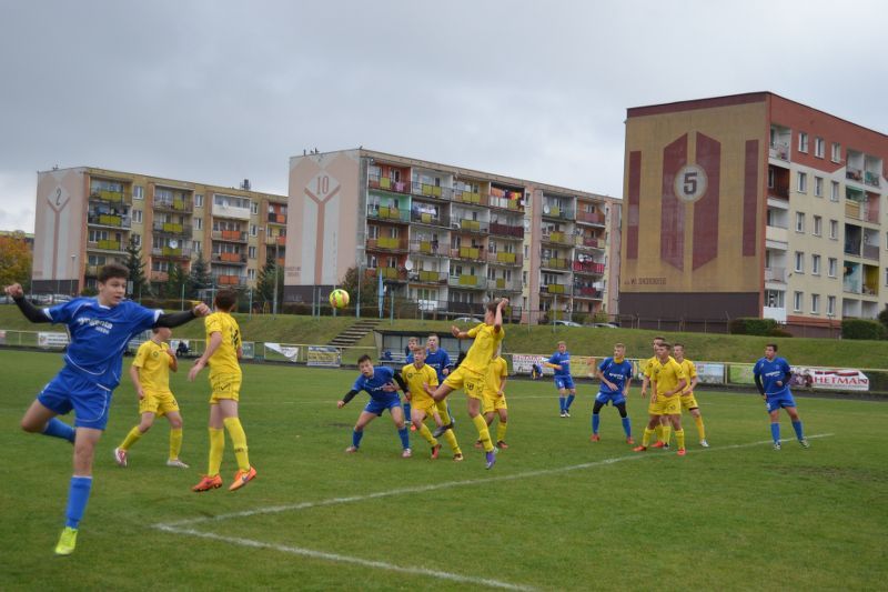 Znakomite widowisko piłkarskie z udziałem juniorów młodszych Orła