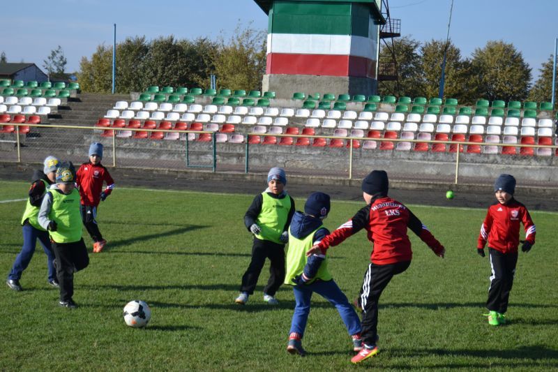 Kolneńskie żaki wygrywają turniej piłkarski