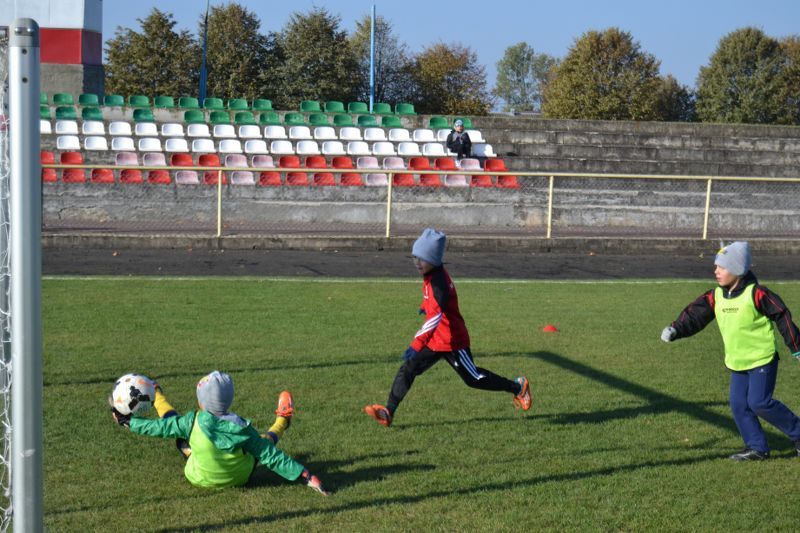 Kolneńskie żaki wygrywają turniej piłkarski