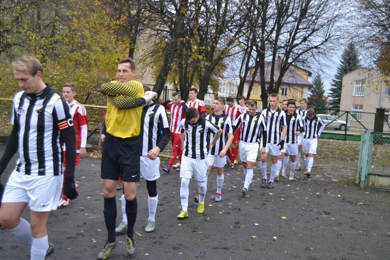Orzeł nareszcie wygrywa. Adrian Gwiazda strzela piękną bramkę