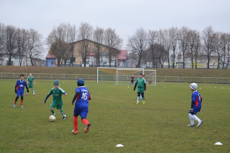 Młodziki Orła przegrywają mecz, ale grali  bez jednego zawodnika
