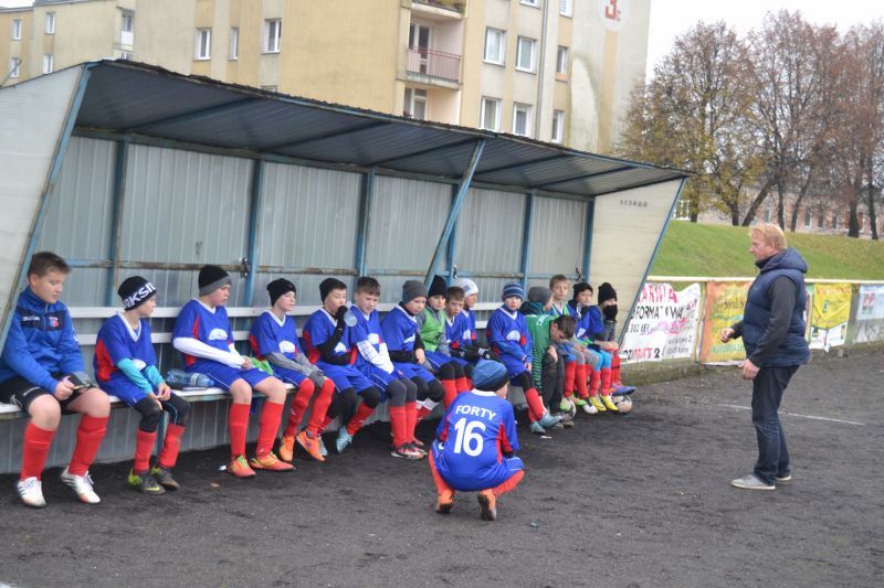 Młodziki Orła przegrywają mecz, ale grali  bez jednego zawodnika