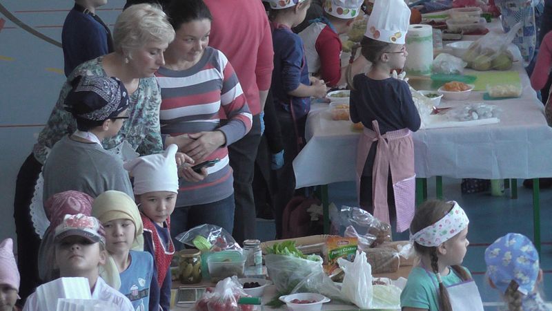 Dzieci przygotowują śniadanie. Było zdrowo i smacznie