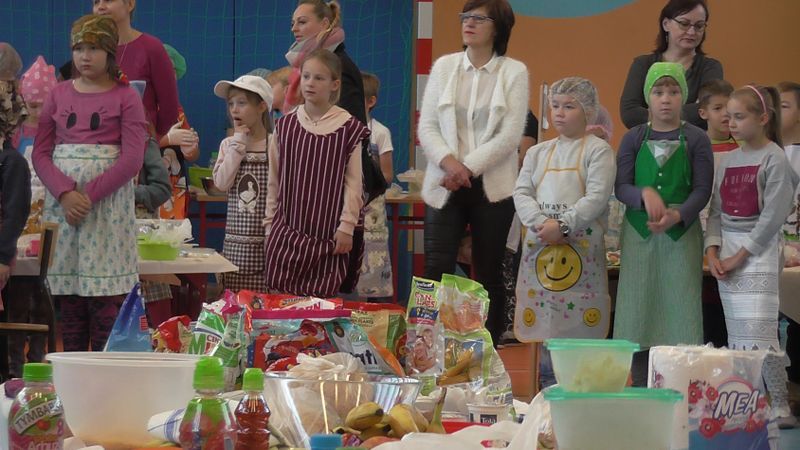 Dzieci przygotowują śniadanie. Było zdrowo i smacznie
