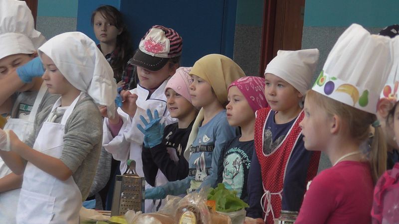 Dzieci przygotowują śniadanie. Było zdrowo i smacznie