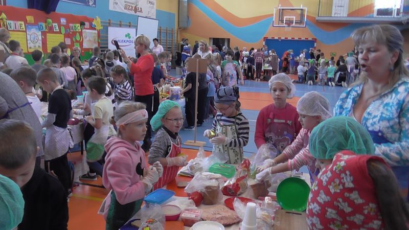 Dzieci przygotowują śniadanie. Było zdrowo i smacznie