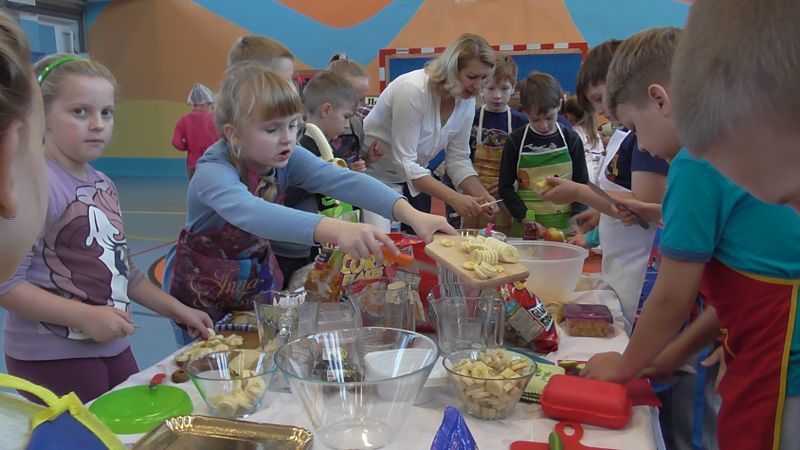Dzieci przygotowują śniadanie. Było zdrowo i smacznie
