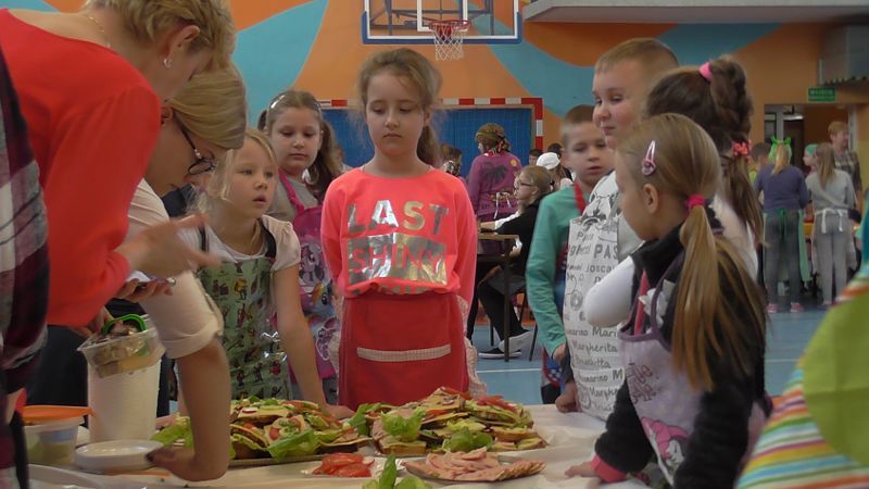 Dzieci przygotowują śniadanie. Było zdrowo i smacznie