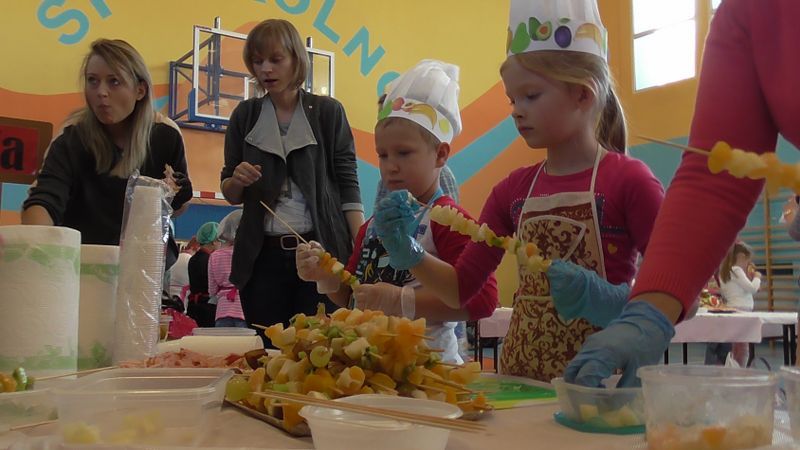 Dzieci przygotowują śniadanie. Było zdrowo i smacznie