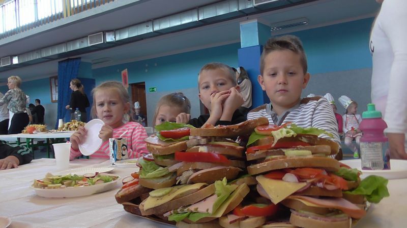 Dzieci przygotowują śniadanie. Było zdrowo i smacznie