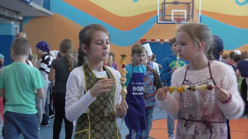 Dzieci przygotowują śniadanie. Było zdrowo i smacznie