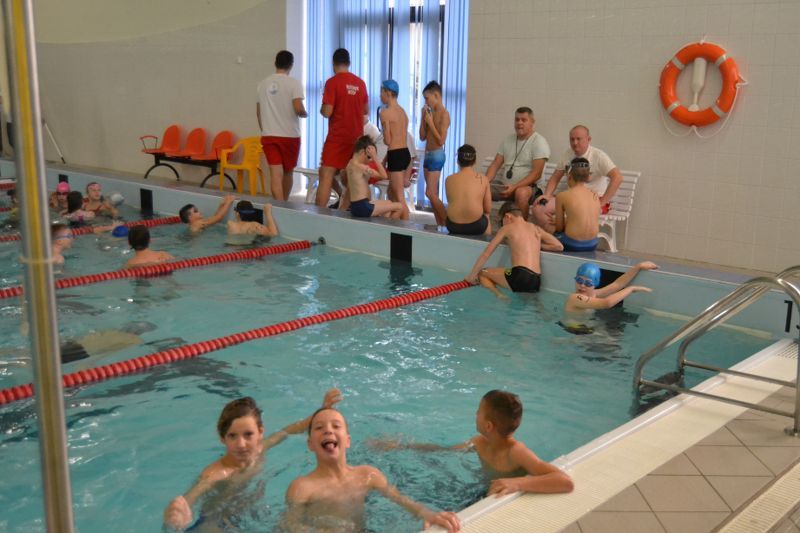 Doskonałe  zawody w wykonaniu dziewcząt z Jedynki. Wypływały  znakomite czasy