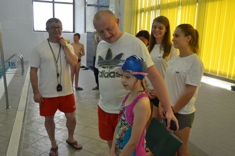 Doskonałe  zawody w wykonaniu dziewcząt z Jedynki. Wypływały  znakomite czasy