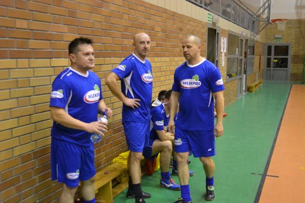 Uniglass nie zwalnia. Tym razem odprawił z kwitkiem zespół Inkolu