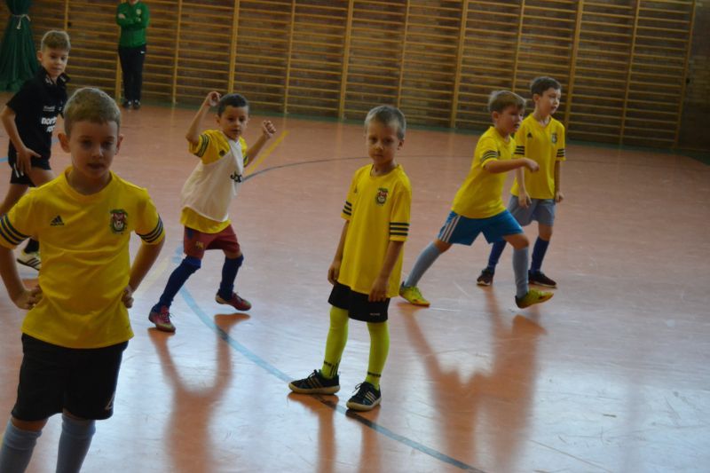 Mikołaj obserwował młodych piłkarzy. Była rywalizacja sportowa, ale i dobra zabawa