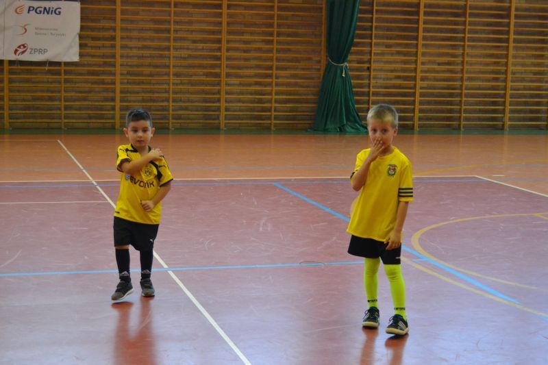 Mikołaj obserwował młodych piłkarzy. Była rywalizacja sportowa, ale i dobra zabawa