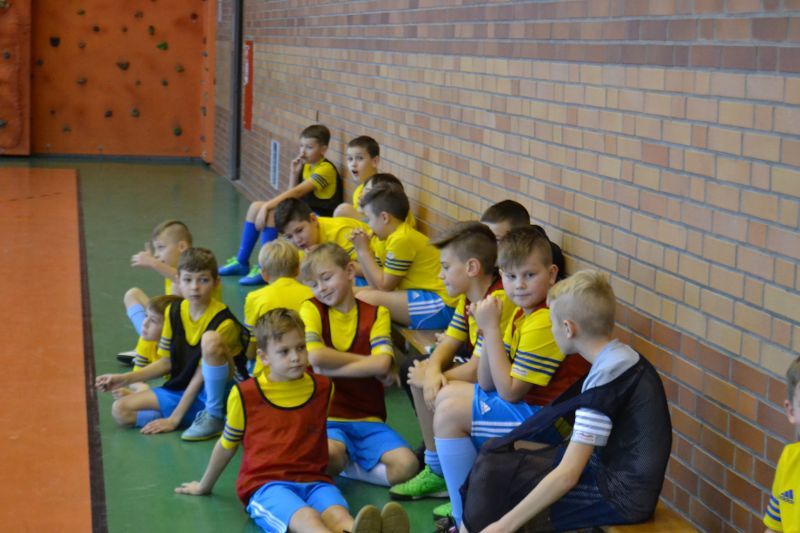 Mikołaj obserwował młodych piłkarzy. Była rywalizacja sportowa, ale i dobra zabawa
