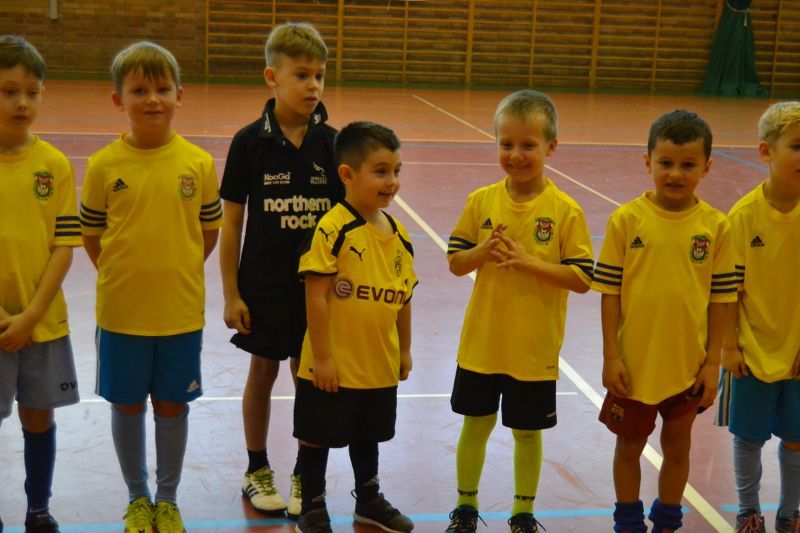 Mikołaj obserwował młodych piłkarzy. Była rywalizacja sportowa, ale i dobra zabawa
