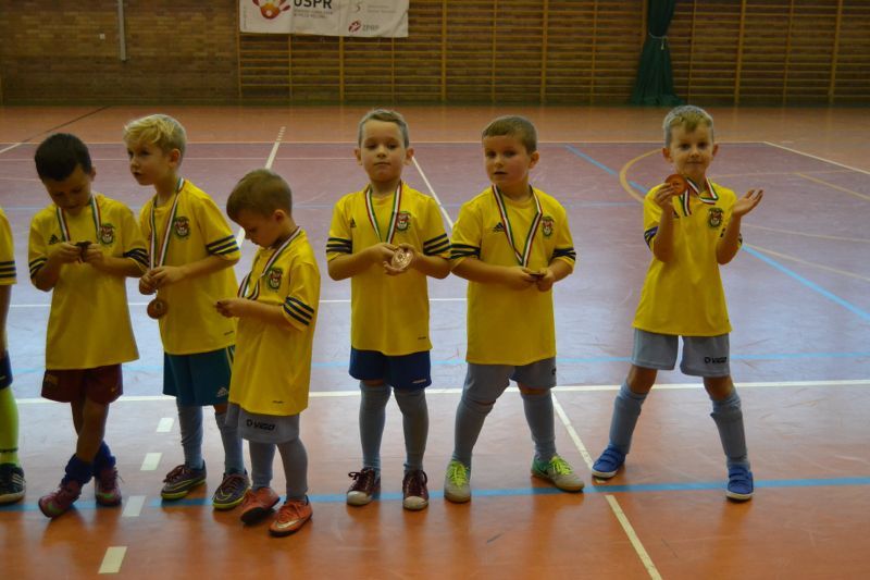 Mikołaj obserwował młodych piłkarzy. Była rywalizacja sportowa, ale i dobra zabawa