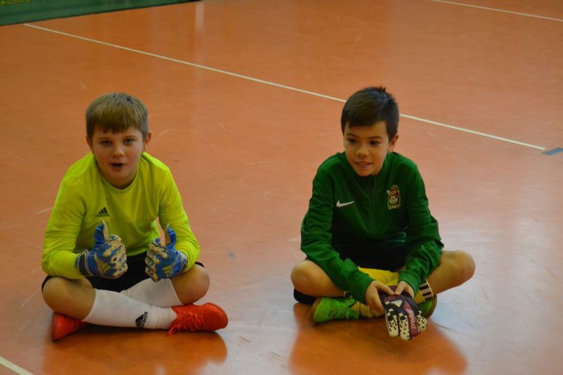 Mikołaj obserwował młodych piłkarzy. Była rywalizacja sportowa, ale i dobra zabawa