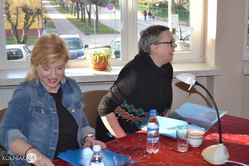 Teatr przy Stoliku: Wydmuszka