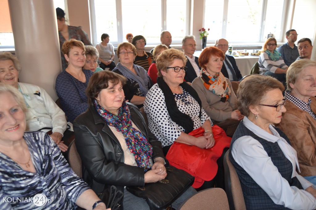Teatr przy Stoliku: Wydmuszka