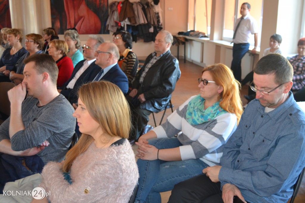 Teatr przy Stoliku: Wydmuszka