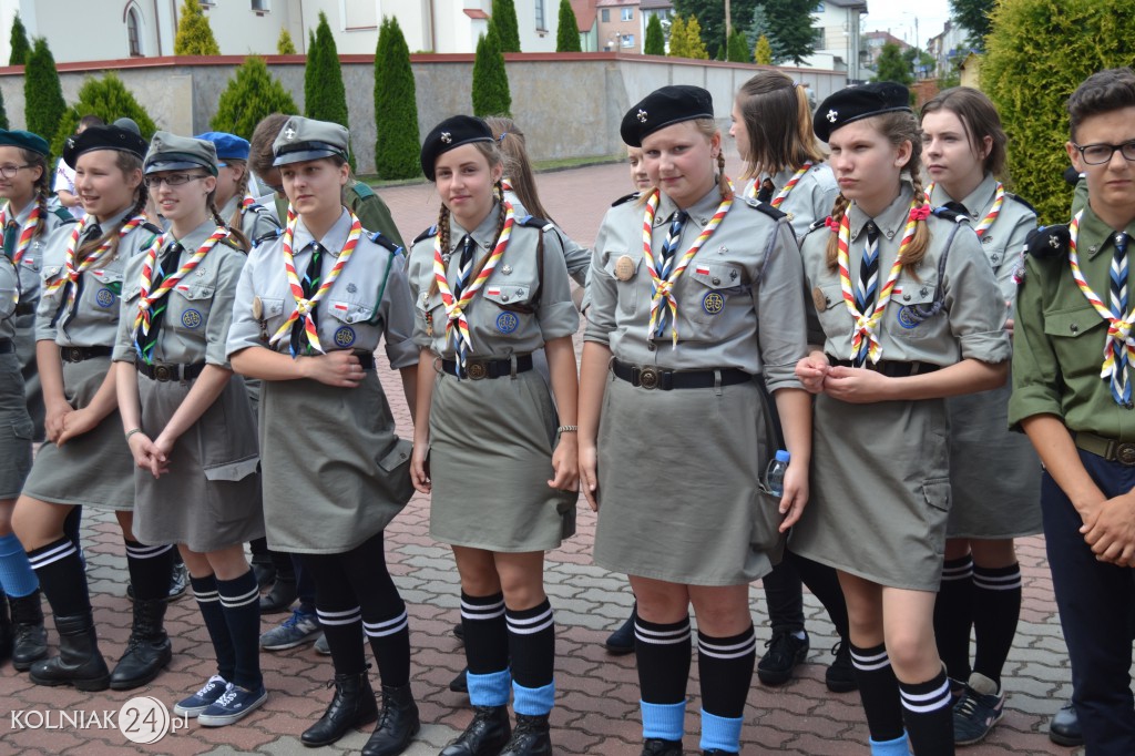 Nadanie sztandaru Hufcowi ZHP w Kolnie