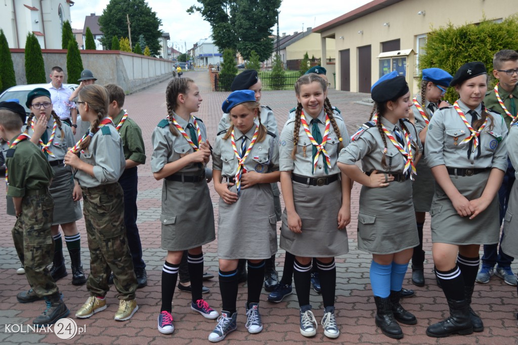 Nadanie sztandaru Hufcowi ZHP w Kolnie