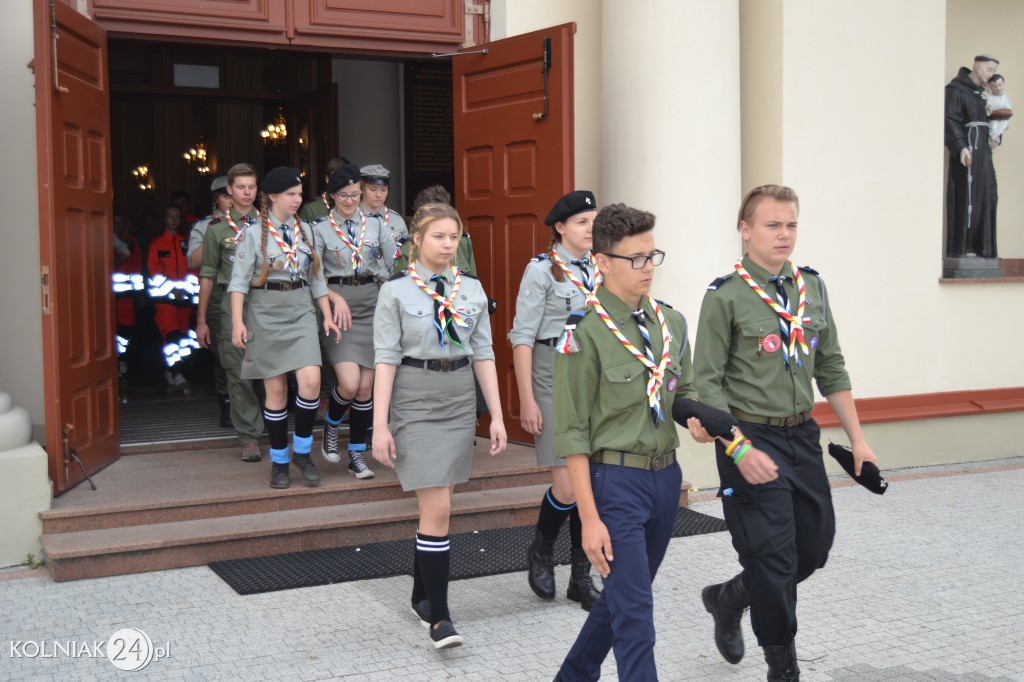 Nadanie sztandaru Hufcowi ZHP w Kolnie