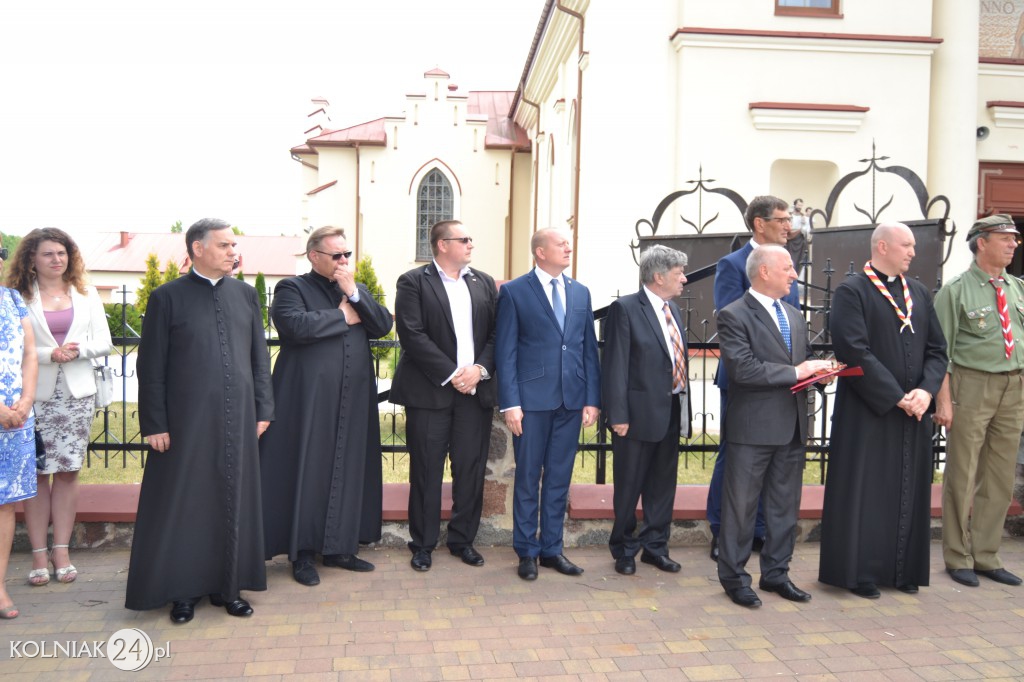 Nadanie sztandaru Hufcowi ZHP w Kolnie