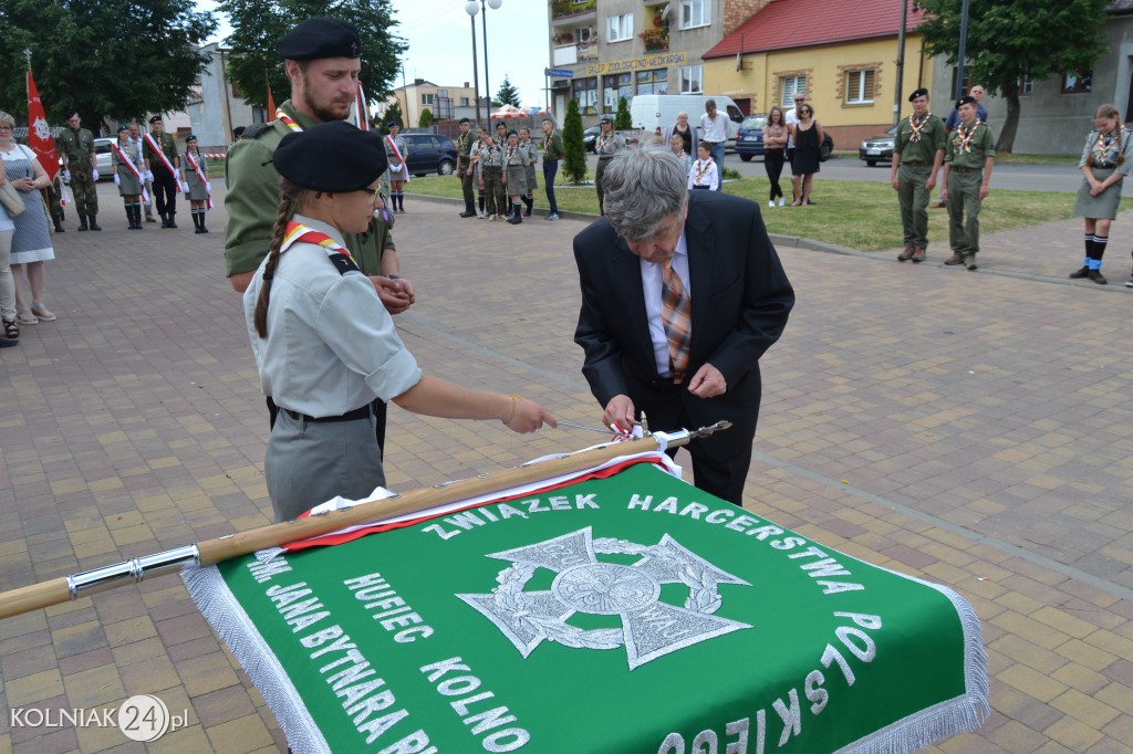 Nadanie sztandaru Hufcowi ZHP w Kolnie