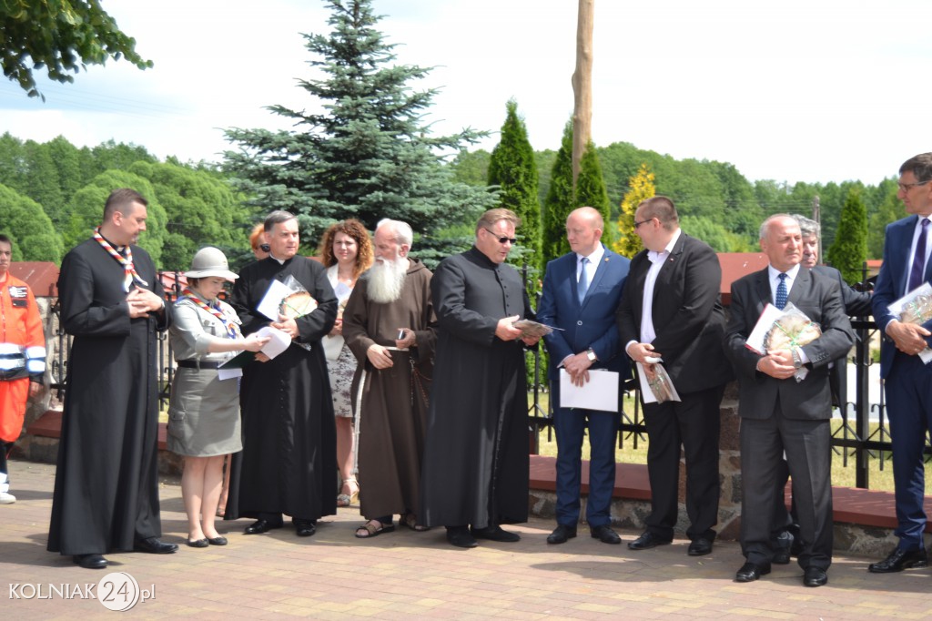 Nadanie sztandaru Hufcowi ZHP w Kolnie
