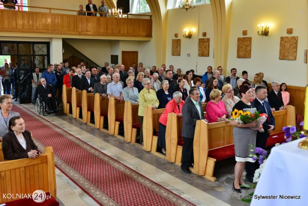 Proboszcz Marek Średnicki przywitał się z wiernymi