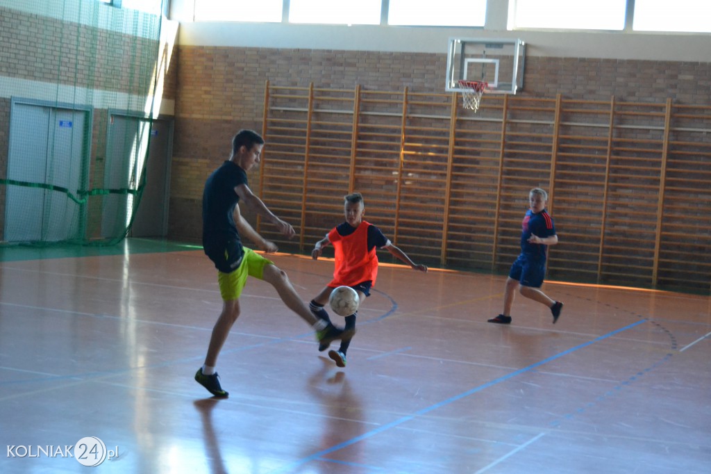 Wakacyjny Turniej Halowej Piłki Nożnej