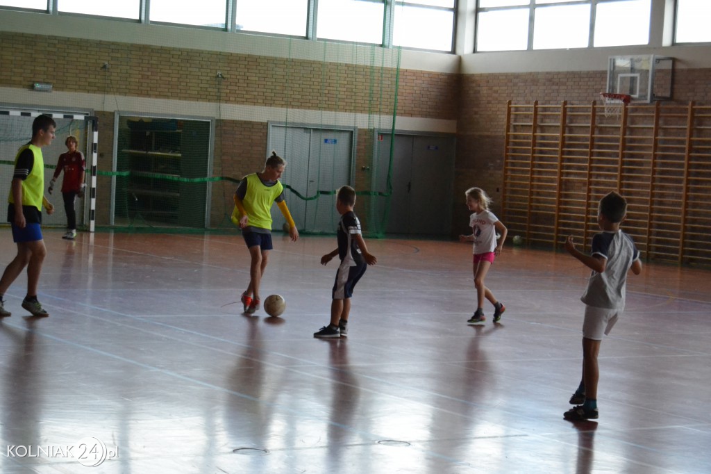 Wakacyjny Turniej Halowej Piłki Nożnej