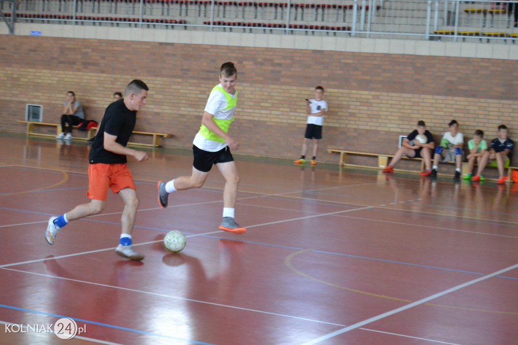 Wakacyjny Turniej Halowej Piłki Nożnej