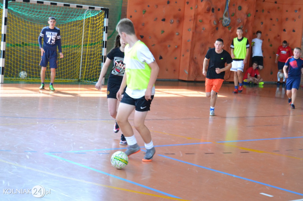 Wakacyjny Turniej Halowej Piłki Nożnej